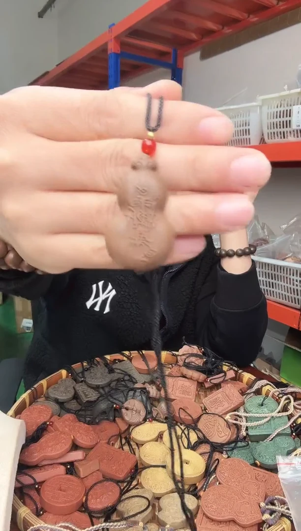 泥塑春月蝴蝶香小葫芦