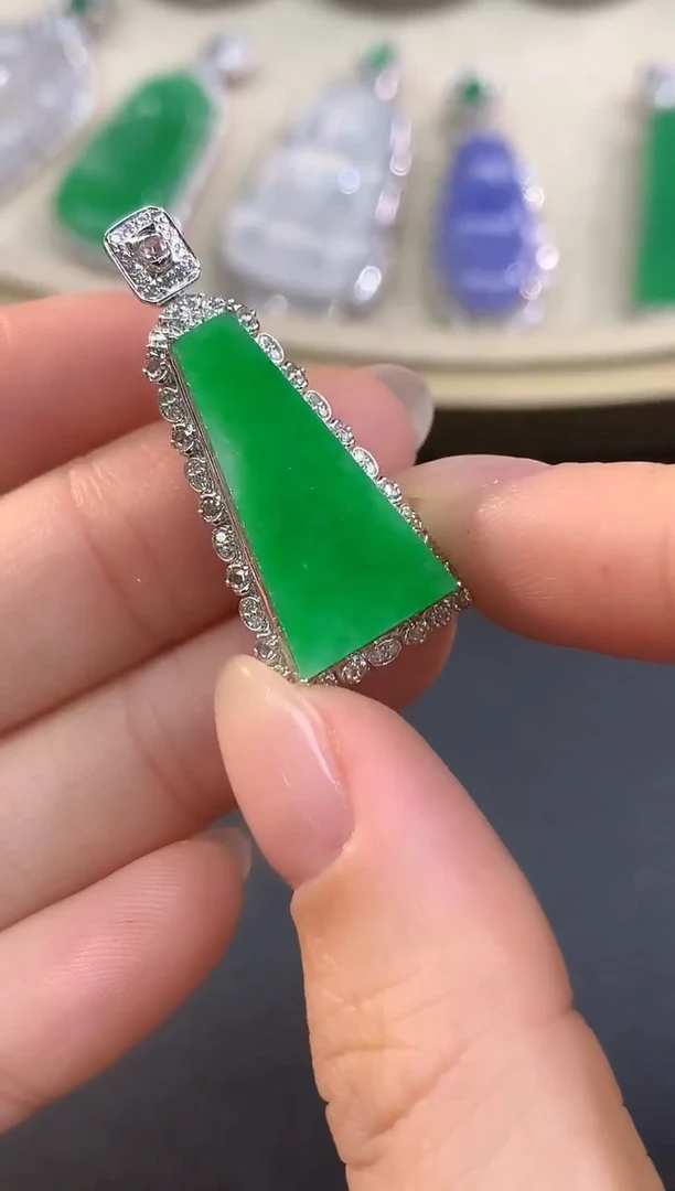 吊坠(不含链)18K金镶嵌翡翠A162|13800