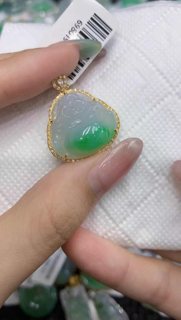 翡翠18K金镶嵌颈饰111111111111