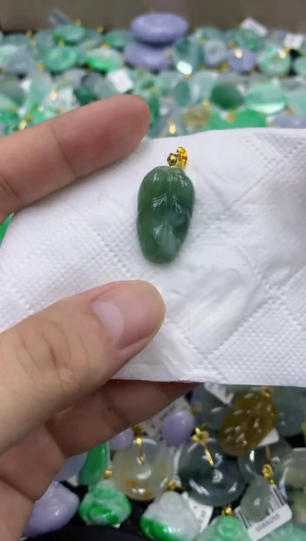 颈饰未镶嵌翡翠天然缅甸翡翠A货