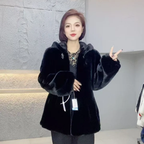 235410【DC】女装反季撤柜水貂皮草外套黑连帽腰下浪