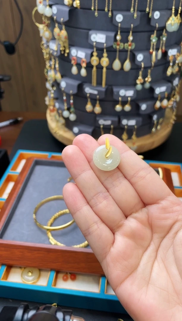 【闪购商品】和田玉吊坠银S925镀金镶嵌吊坠