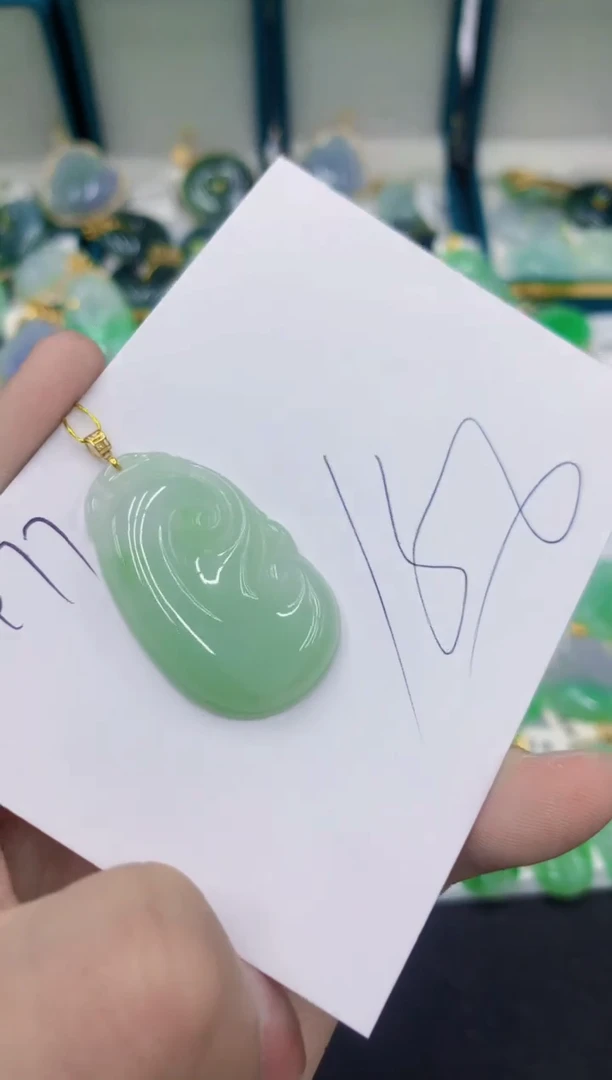 翡翠18K金镶嵌颈饰111111