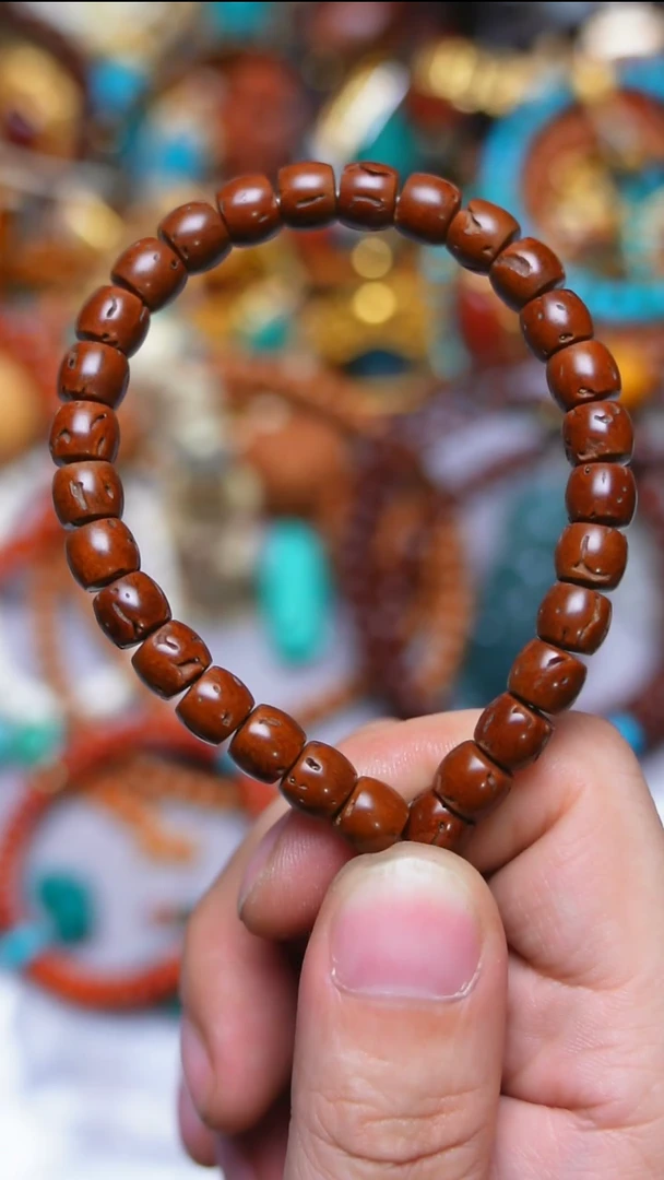 【闪购商品】桃核手串25012603-007