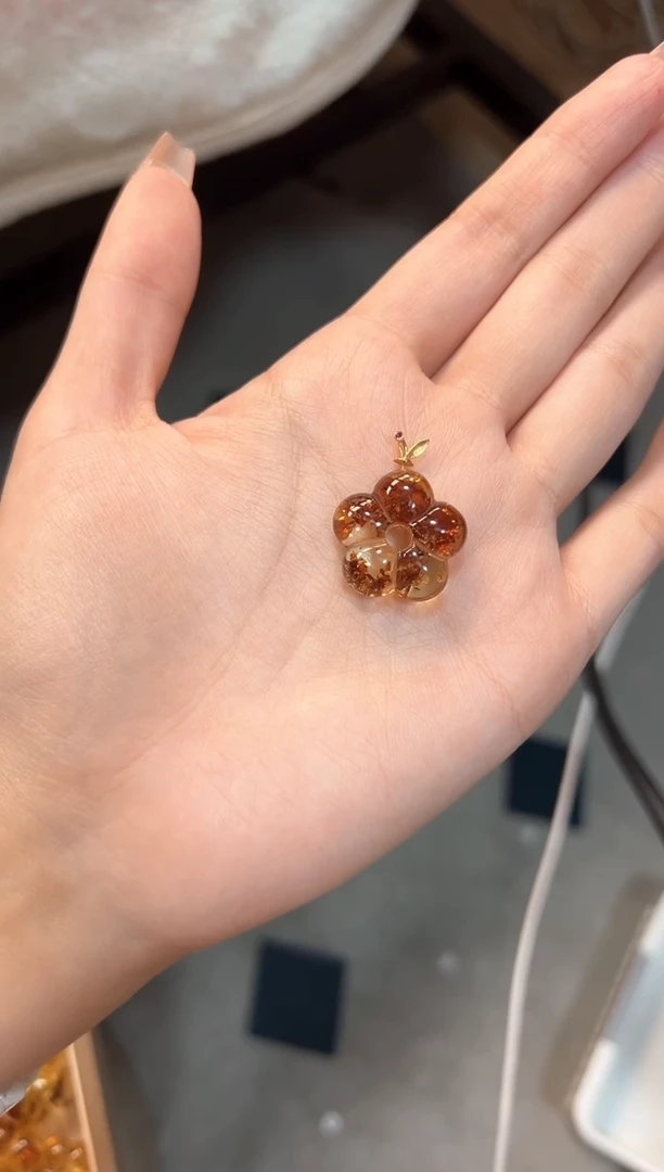 【闪购商品】蜜蜡珠宝奇石18K金镶嵌琥珀蜜蜡