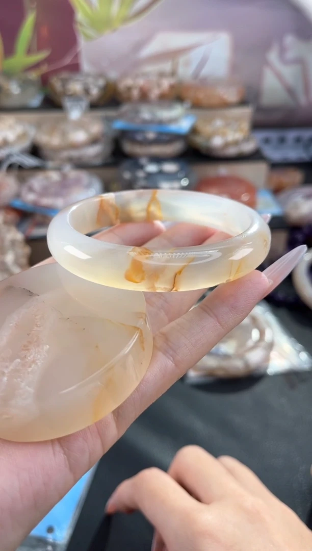 未镶嵌手镯石英质玉58