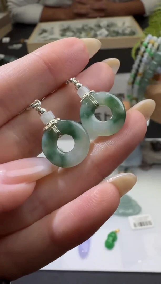 【闪购商品】翡翠颈饰未镶嵌00056253