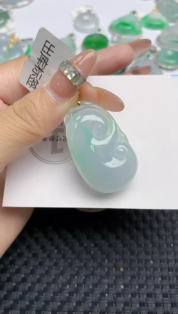 颈饰18K金镶嵌翡翠 天然缅甸A货翡翠百元以上9元证书费自理