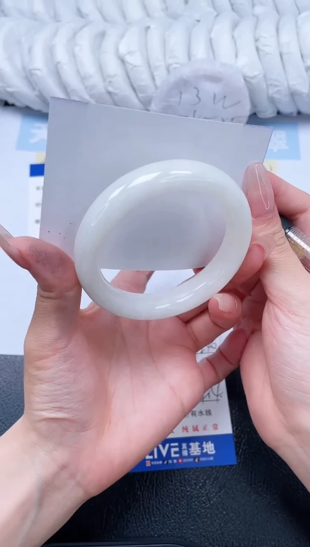 和田玉手镯未镶嵌T241-54.4