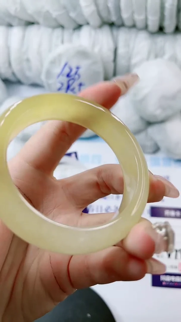 【闪购商品】石英质玉手镯未镶嵌多样性发货V78