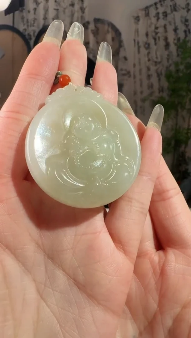 颈饰未镶嵌和田玉佛牌