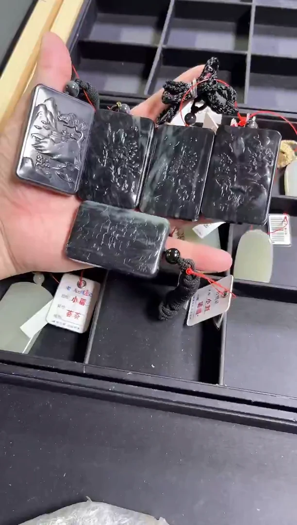 吊坠(不含链)未镶嵌和田玉若羌青花 山水牌 多样性发一