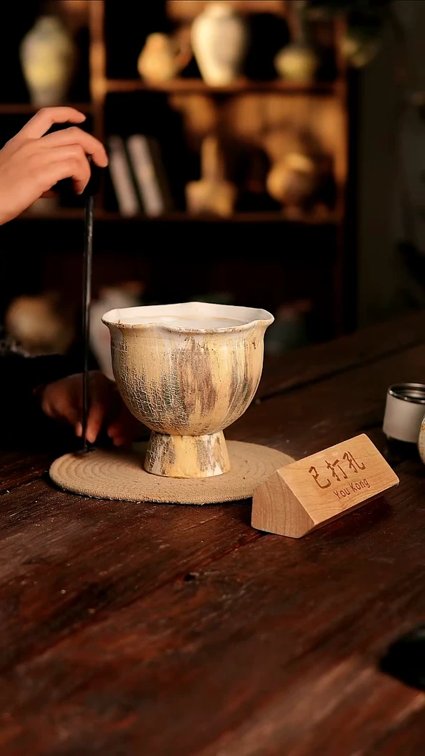 摆件21-76高15口14误差2已打孔