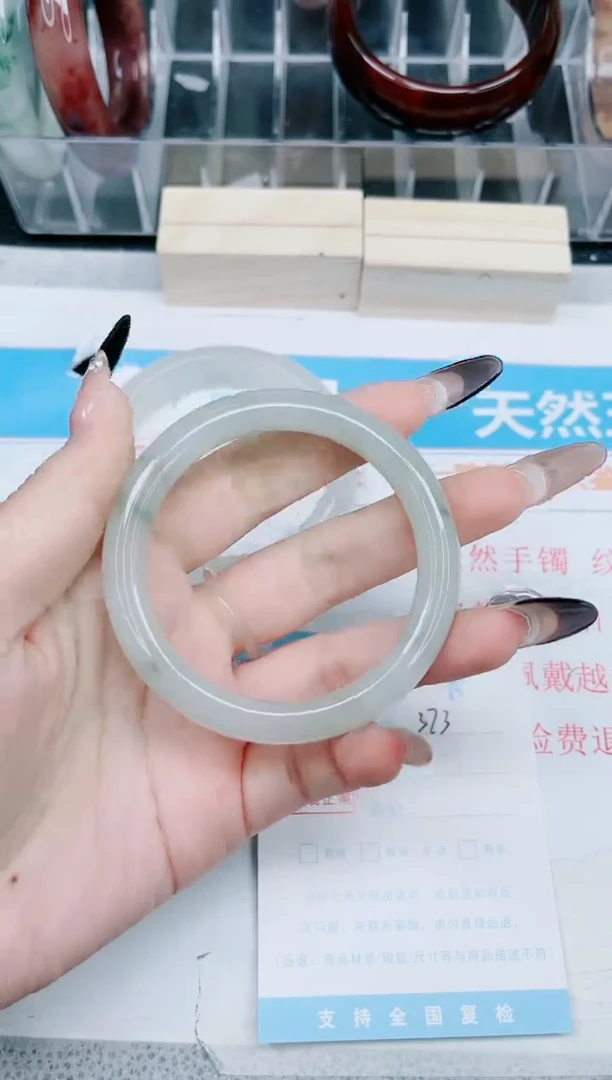 【闪购商品】石英质玉手镯未镶嵌373-54