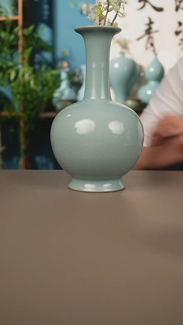 仿古长颈鼓腹瓶一级21