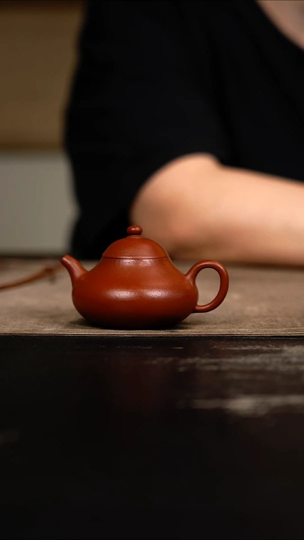 茶壶紫砂紫砂壶 老朱泥 梨形 72cc