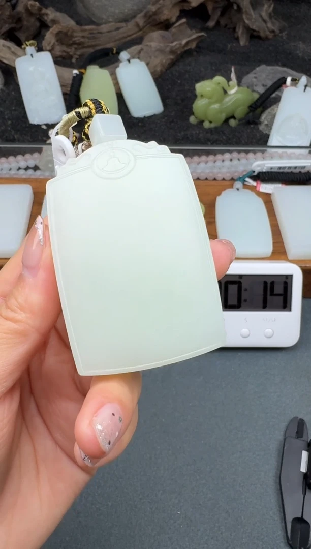 颈饰未镶嵌和田玉3