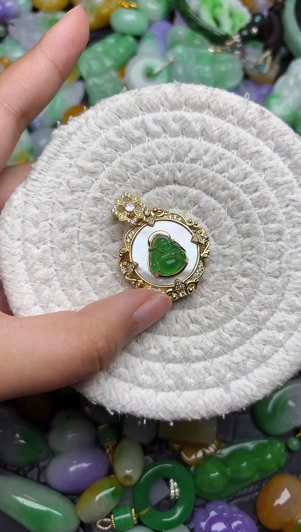 颈饰未镶嵌翡翠缅甸翡翠吊坠