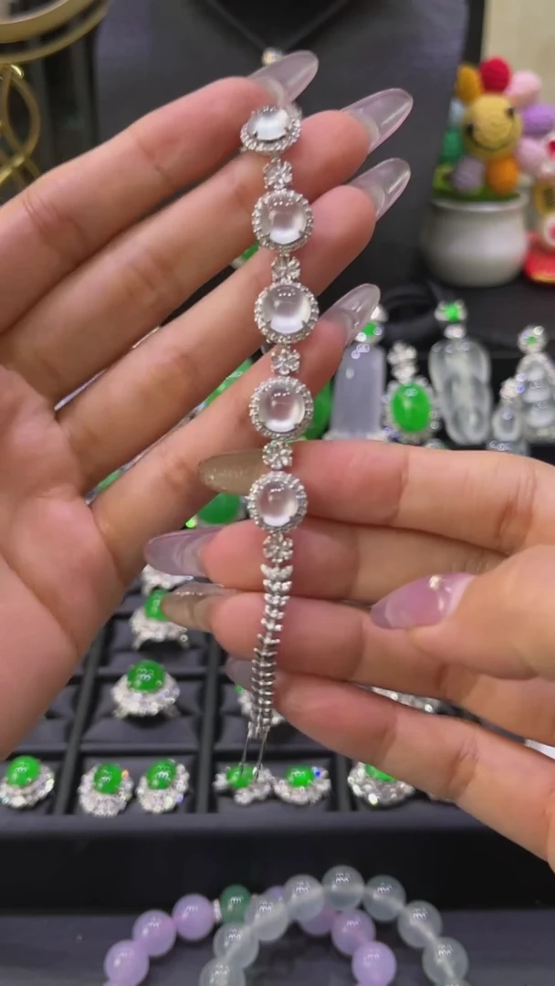 18K金镶嵌手链翡翠手链