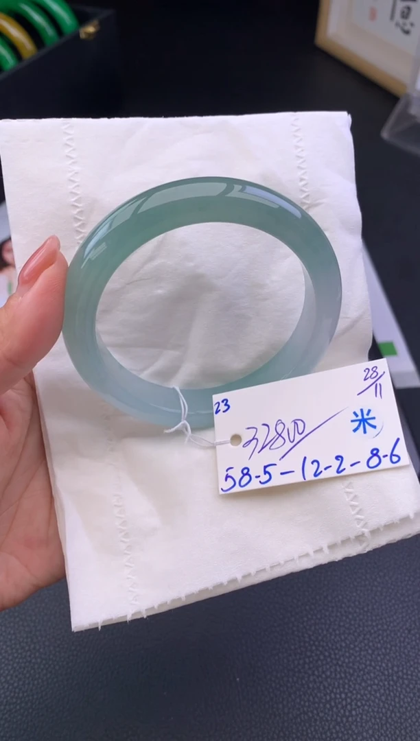 未镶嵌手镯翡翠假一赔三   手镯