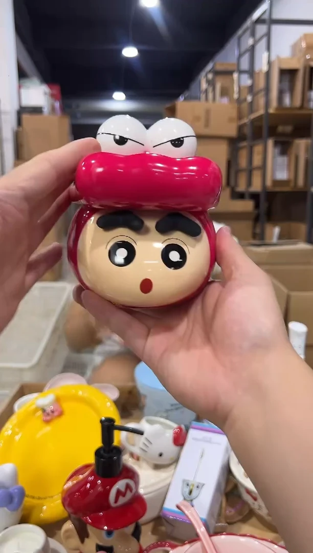 瓷片原盒鳄鱼小新带盖杯