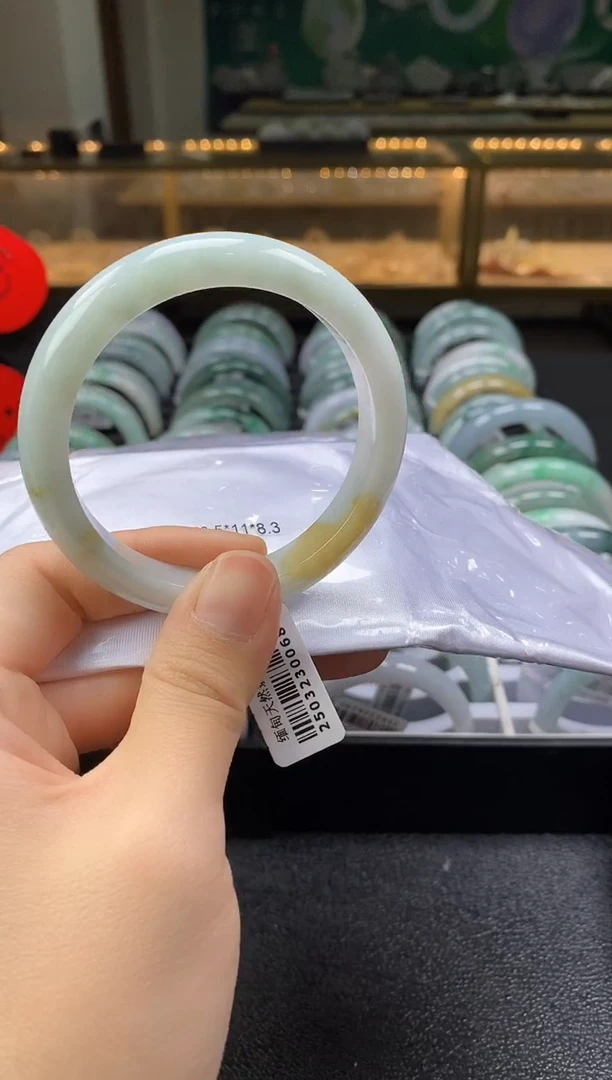 未镶嵌手镯翡翠黄加绿飘黄翡11.2*8.1