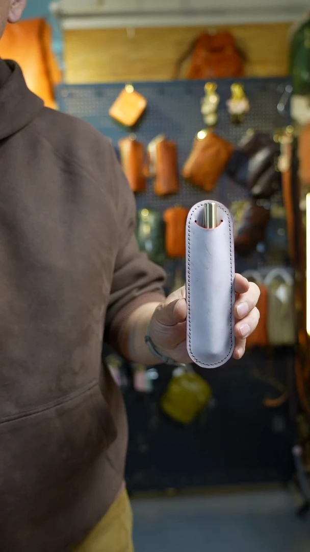 雾蜡粉色笔包 瑕疵