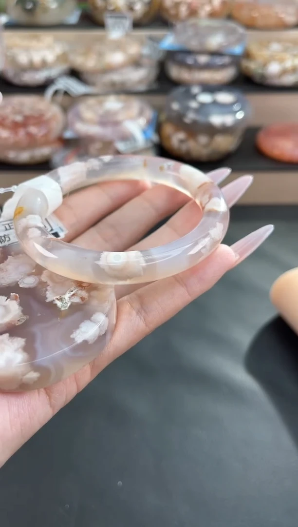 未镶嵌手镯石英质玉57