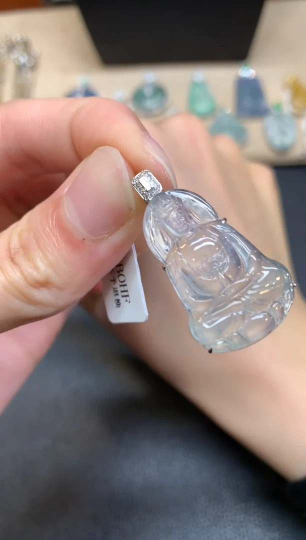 【闪购商品】翡翠颈饰18K金镶嵌观音【无服务费】