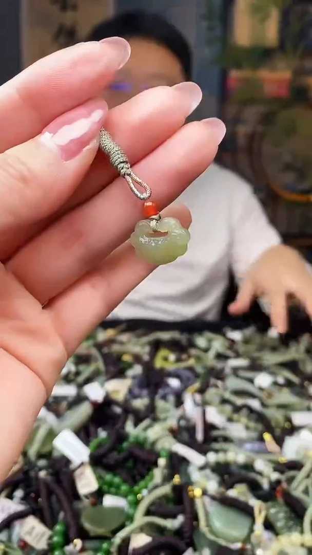 颈饰未镶嵌和田玉多样性发货，拍一发一