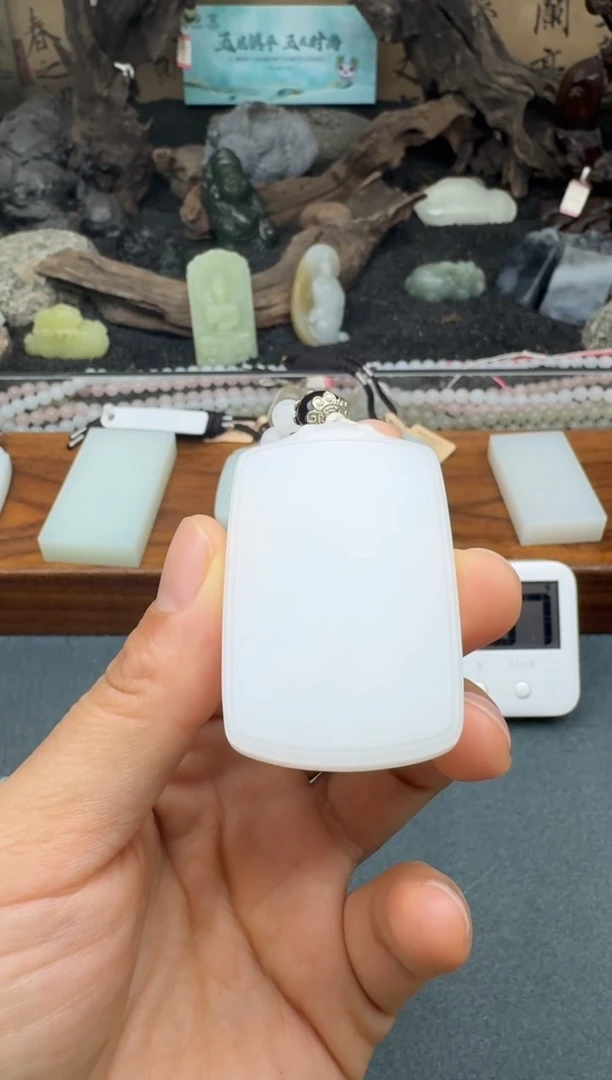 和田玉未镶嵌颈饰2