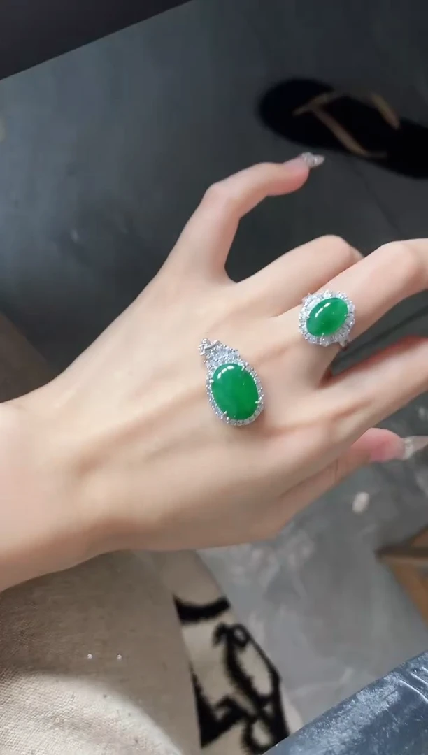 银S925镶嵌戒指翡翠51511151