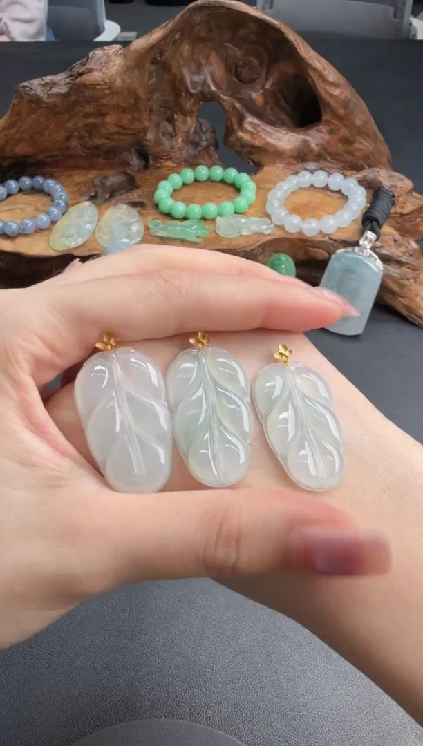 吊坠(不含链)18K金镶嵌翡翠16-叶子（多样性发货一件）