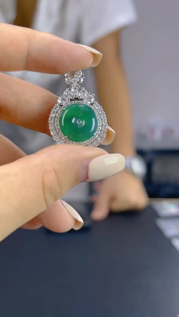 翡翠未镶嵌颈饰天然A货翡翠