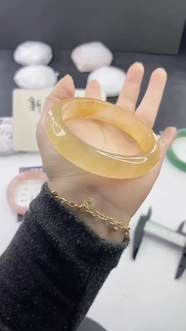 未镶嵌手镯石英质玉L301