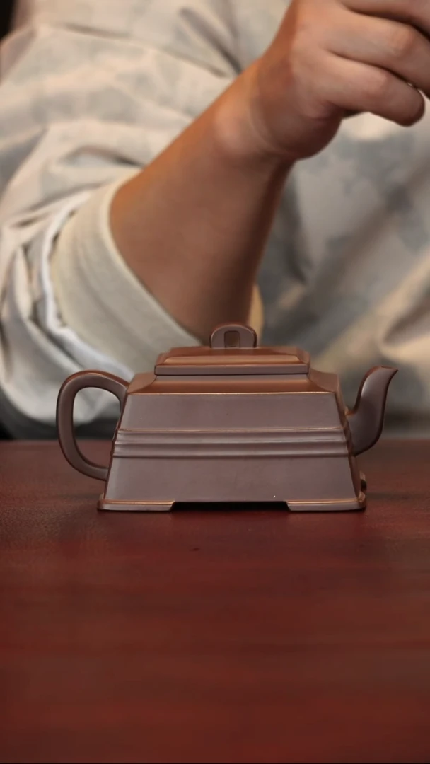 茶壶紫砂蔡志卫--手工--腰线四方