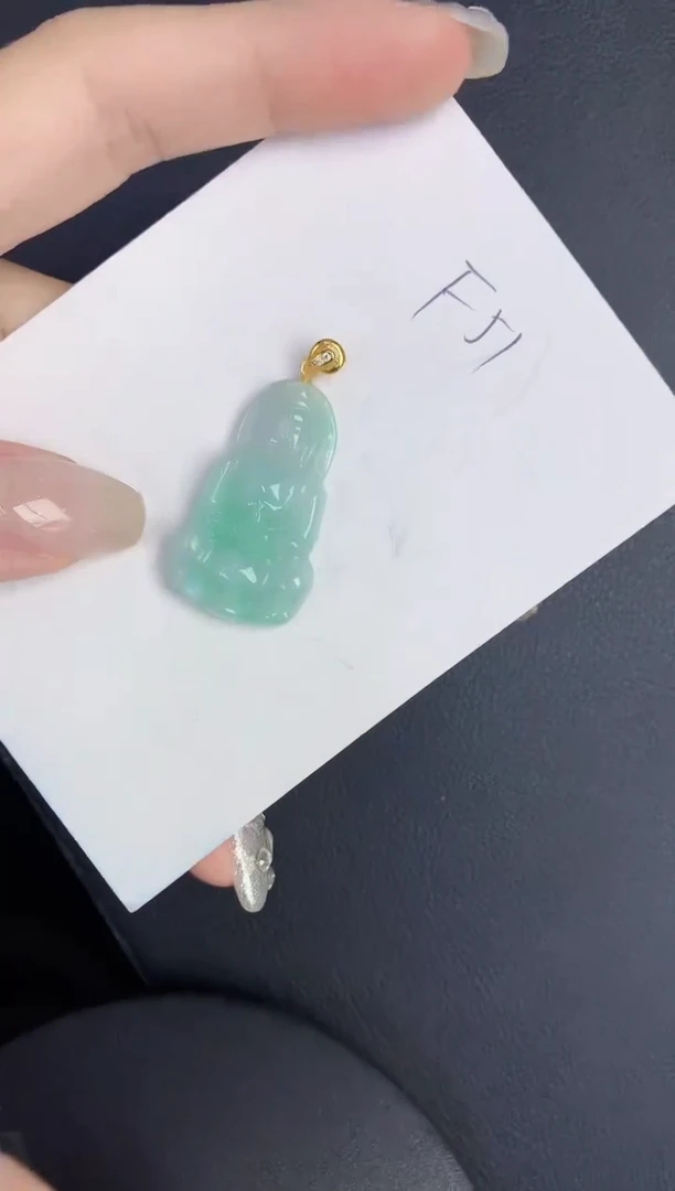 翡翠未镶嵌颈饰缅甸天然翡翠A货