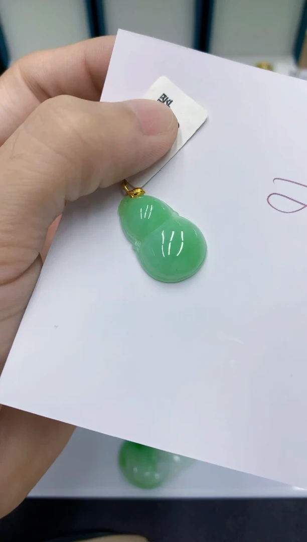 颈饰18K金镶嵌翡翠翡翠