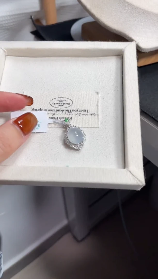 【闪购商品】翡翠颈饰银S925镶嵌11111