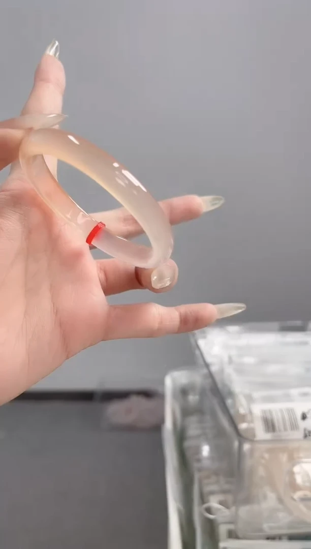 玛瑙/玉髓手镯未镶嵌52-53圈