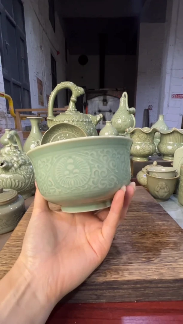 耀州窑菊纹6寸碗一只