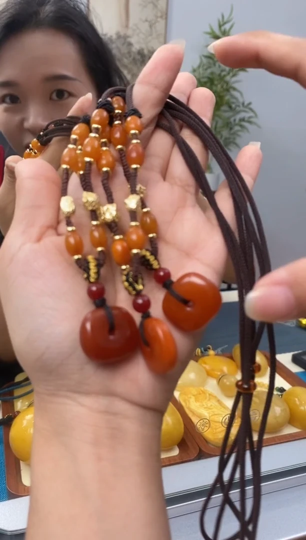 【闪购商品】琥珀裸石未镶嵌天然琥珀蜜蜡吊坠多样性发一