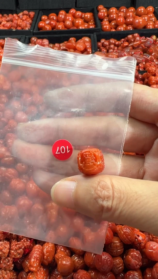 颈饰未镶嵌南红玛瑙1