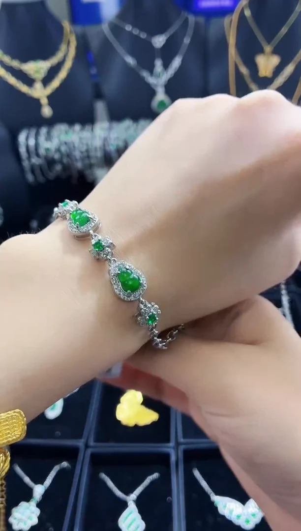 翡翠未镶嵌吊坠(不含链)天然翡翠a货 多样性发其一
