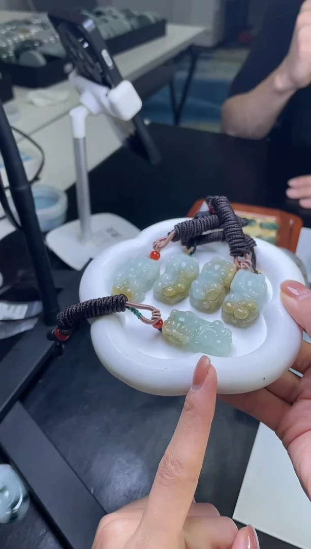 【闪购商品】翡翠挂件未镶嵌貔貅多样性发一件