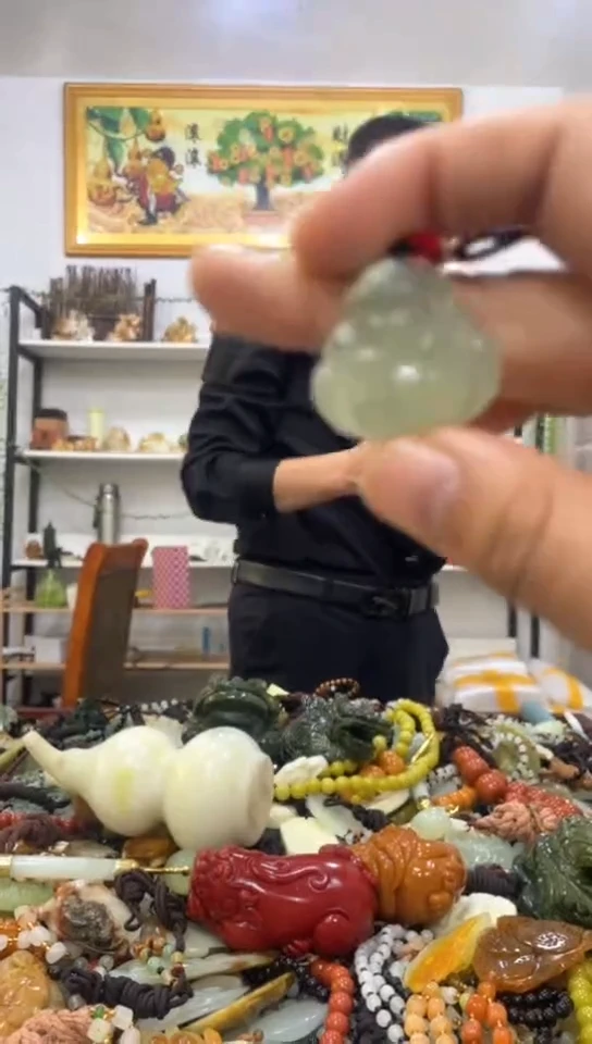 未镶嵌岫玉挂件