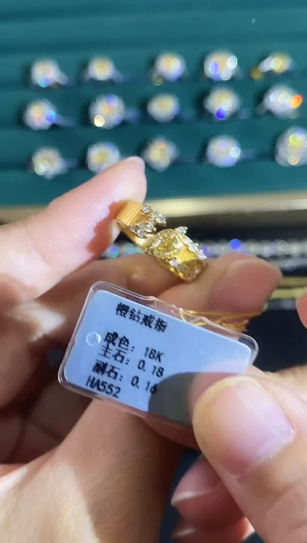18K金镶嵌戒指钻石132