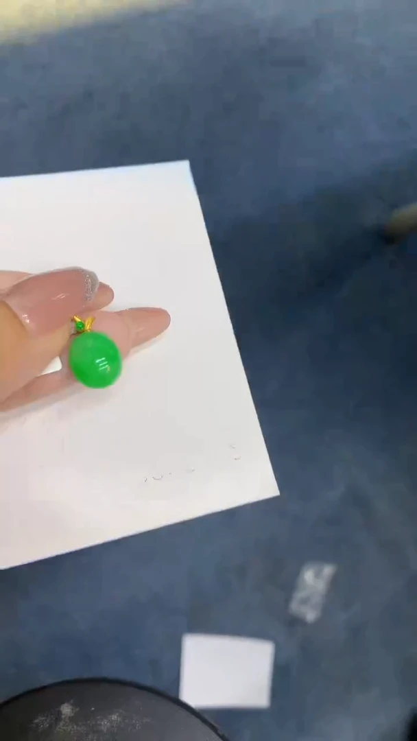 颈饰18K金镶嵌翡翠1