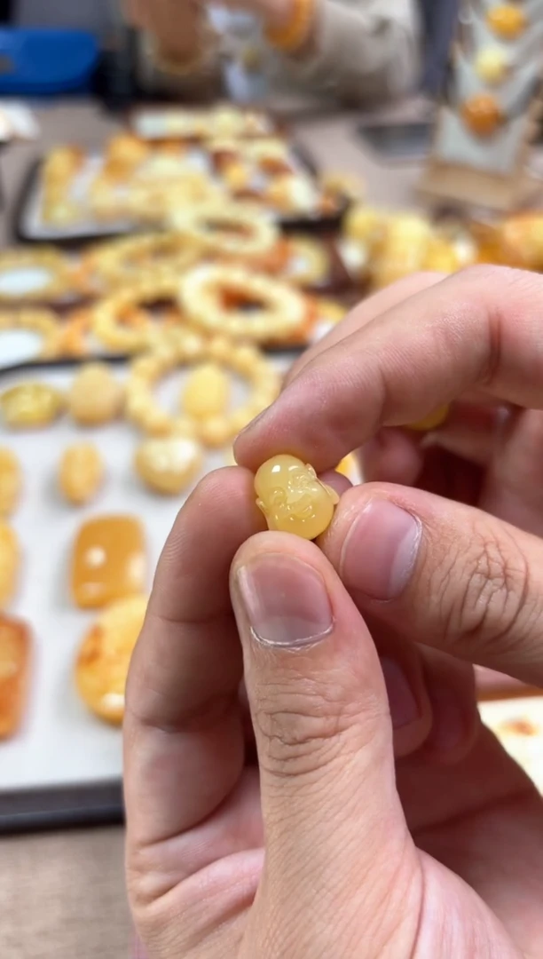 【闪购商品】蜜蜡裸石未镶嵌配饰