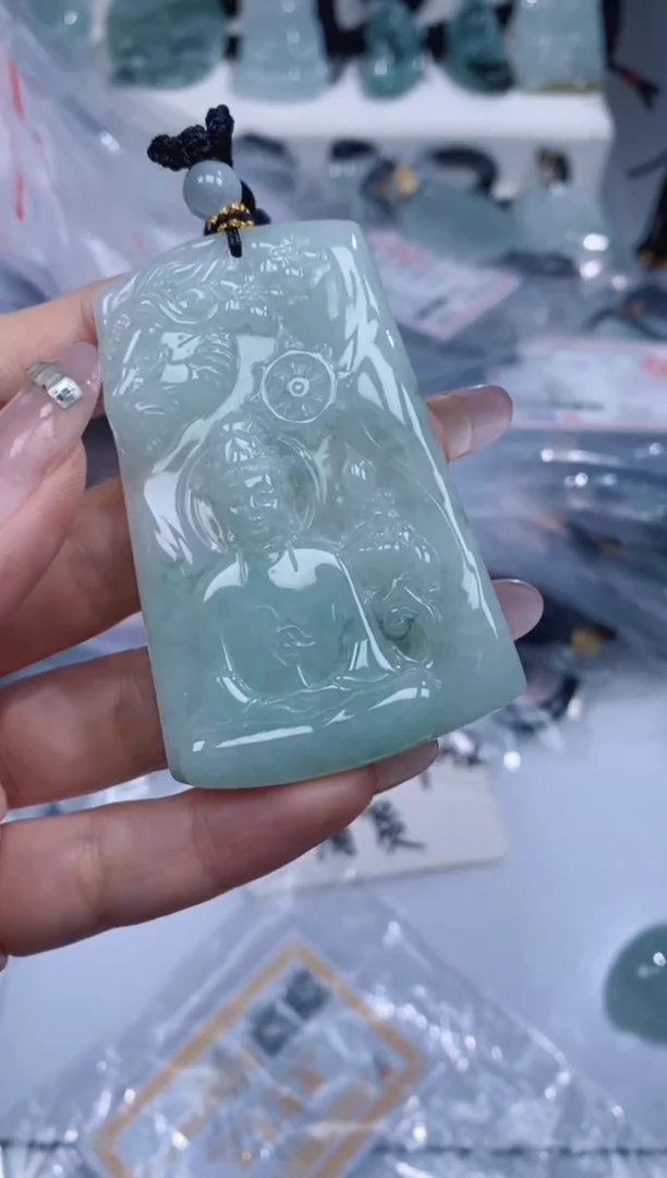 颈饰未镶嵌翡翠吊坠